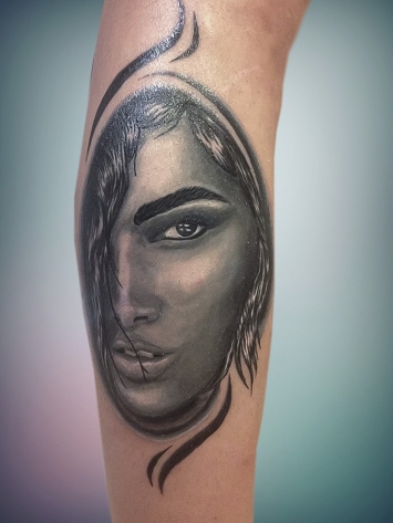 tatuaj-semi-portret